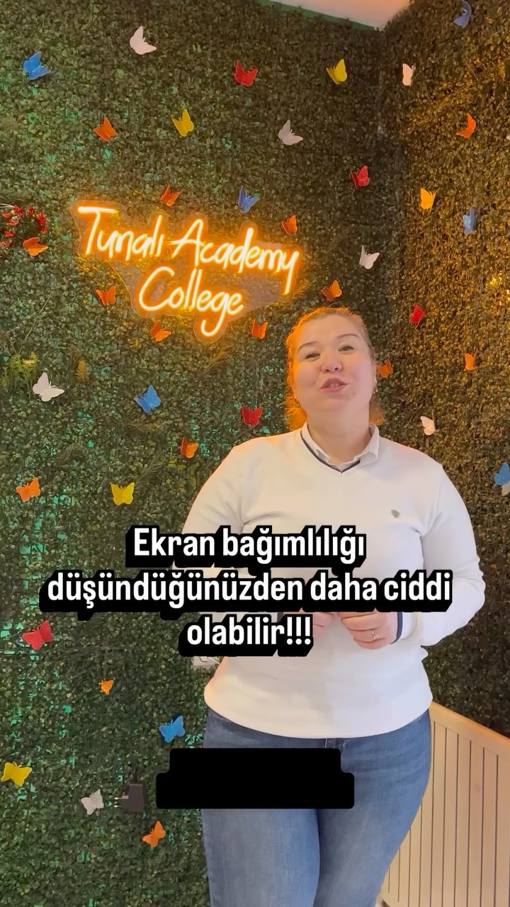 Çocuklarda telefon kullanımı tamamen yasaklanmalı mı?

Yasaklamak yerine doğru sınırlar koymak çok daha etkili.

Siz bu konuda ne yapıyorsunuz? Yorumlara yazın 👇

#çocukgelişimi #ebeveynlik #ekransüresi #dijitaldenge #eğitim