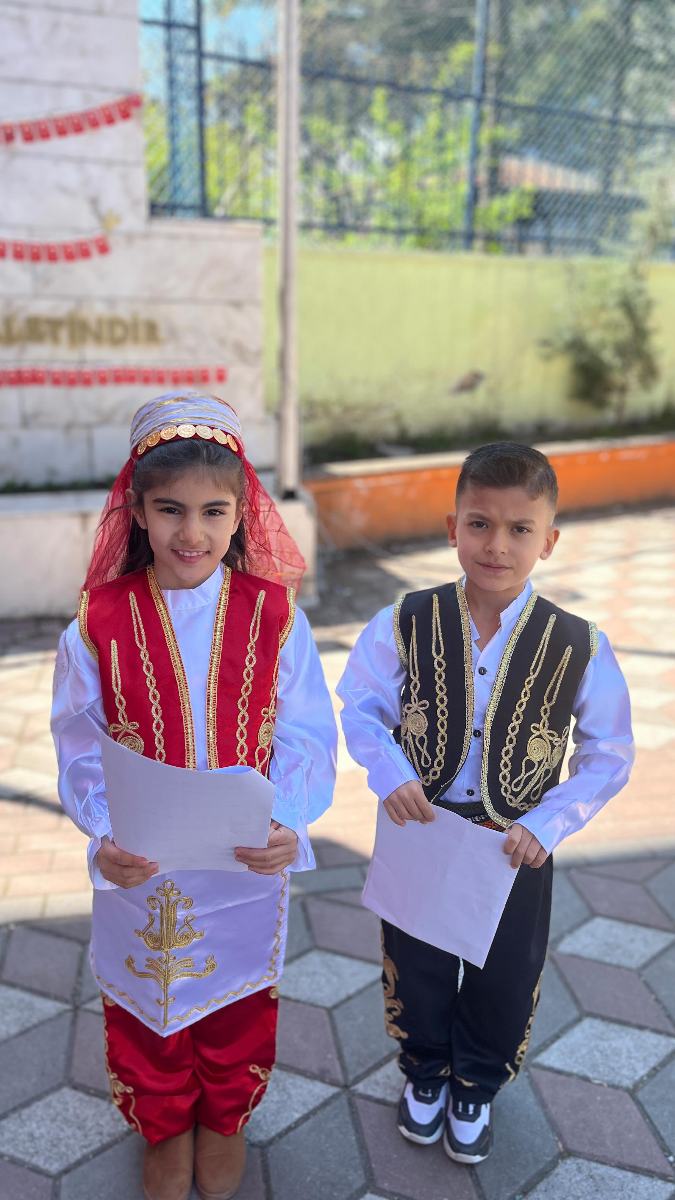 Bayrağımızın gölgesinde, saygı ve gururla 🇹🇷
23 Nisan Ulusal Egemenlik ve Çocuk Bayramı törenimizi coşkuyla gerçekleştirdik.
Gelecek çocuklarımızla aydınlanıyor ✨”

#23Nisan #23NisanKutluOlsun #UlusalEgemenlikVeÇocukBayramı #ÇocuklarGeleceğimiz #OkulEtkinliği Tören MilliBayram BayramCoşkusu MinikKalpler GelecekBizim OkulHayatı Eğitim Türkiye 🇹🇷