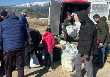 Depremzedelere Yardım Dağıtımı